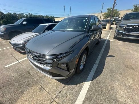 Used 2026 Hyundai Tucson SE FWD image 2