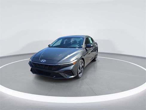 New 2025 Hyundai Elantra Sport image 3