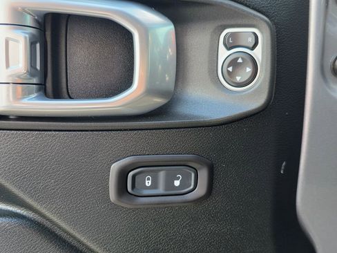 Used 2020 Jeep Gladiator Rubicon AWD/4WD image 13