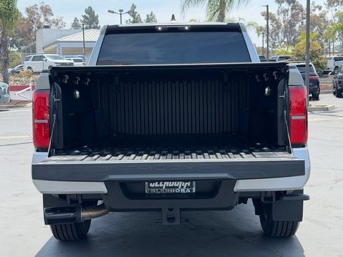 Certified 2025 Toyota Tacoma SR5 AWD/4WD image 15