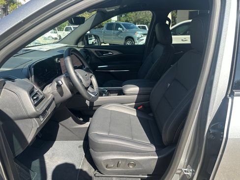 Used 2026 Chevrolet Traverse LT w/ Midnight/Sport Edition AWD/4WD image 11