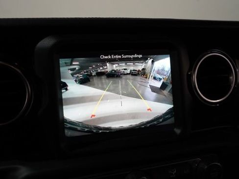 Used 2023 Jeep Wrangler Unlimited Rubicon 392 AWD/4WD image 24