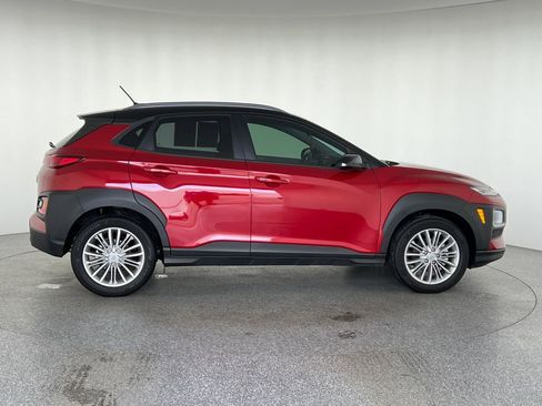 Used 2021 Hyundai Kona SEL w/ Winter Weather Package image 7
