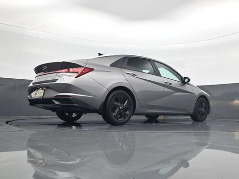 Used 2022 Hyundai Elantra SEL w/ Convenience Package FWD image 25