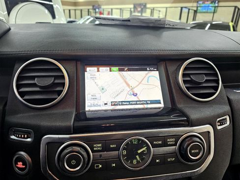 Used 2016 Land Rover LR4 HSE LUX image 32