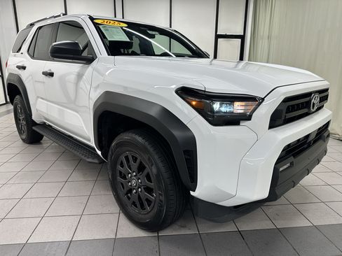 Used 2025 Toyota 4Runner SR5 AWD/4WD image 2