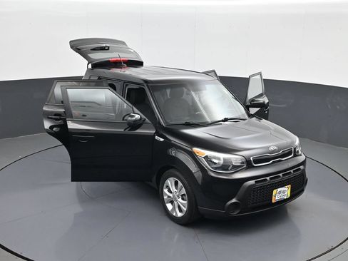 Used 2015 Kia Soul + FWD image 29