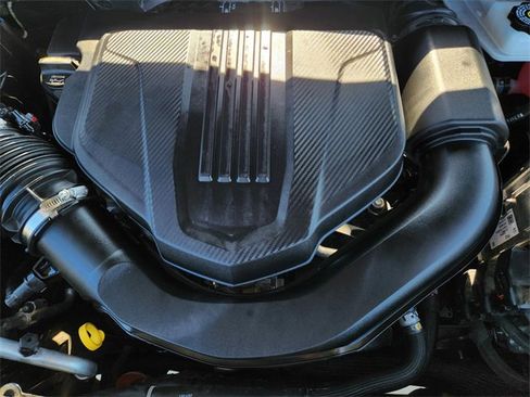 Used 2025 GMC Acadia Elevation image 31