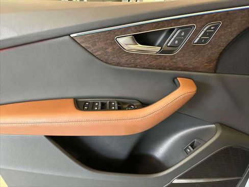 Used 2025 Audi Q8 Premium Plus w/ Premium Plus Package image 28