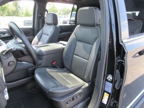 Certified 2024 GMC Yukon XL SLT w/ SLT Premium Package AWD/4WD image 22