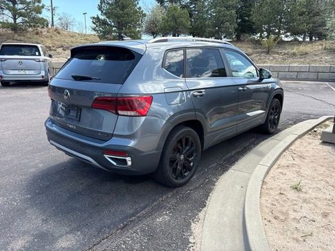 Used 2022 Volkswagen Taos SE AWD/4WD image 4