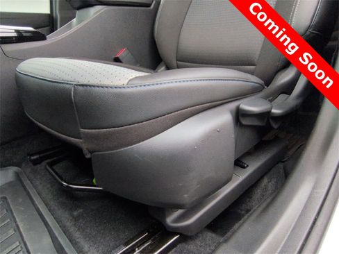 Used 2024 Chevrolet Trax LT w/ LT Convenience Package image 17