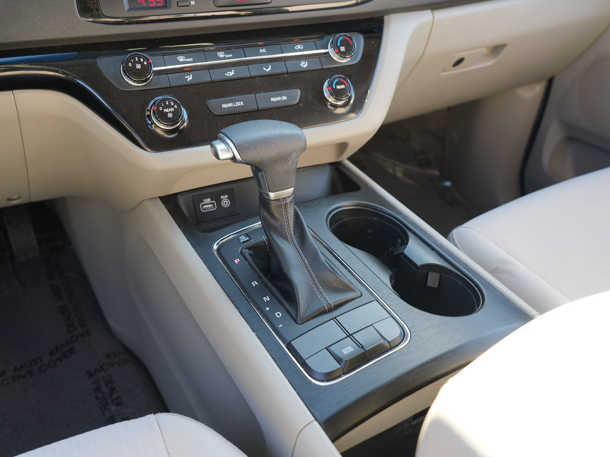 Used 2018 Kia Sedona L FWD image 25