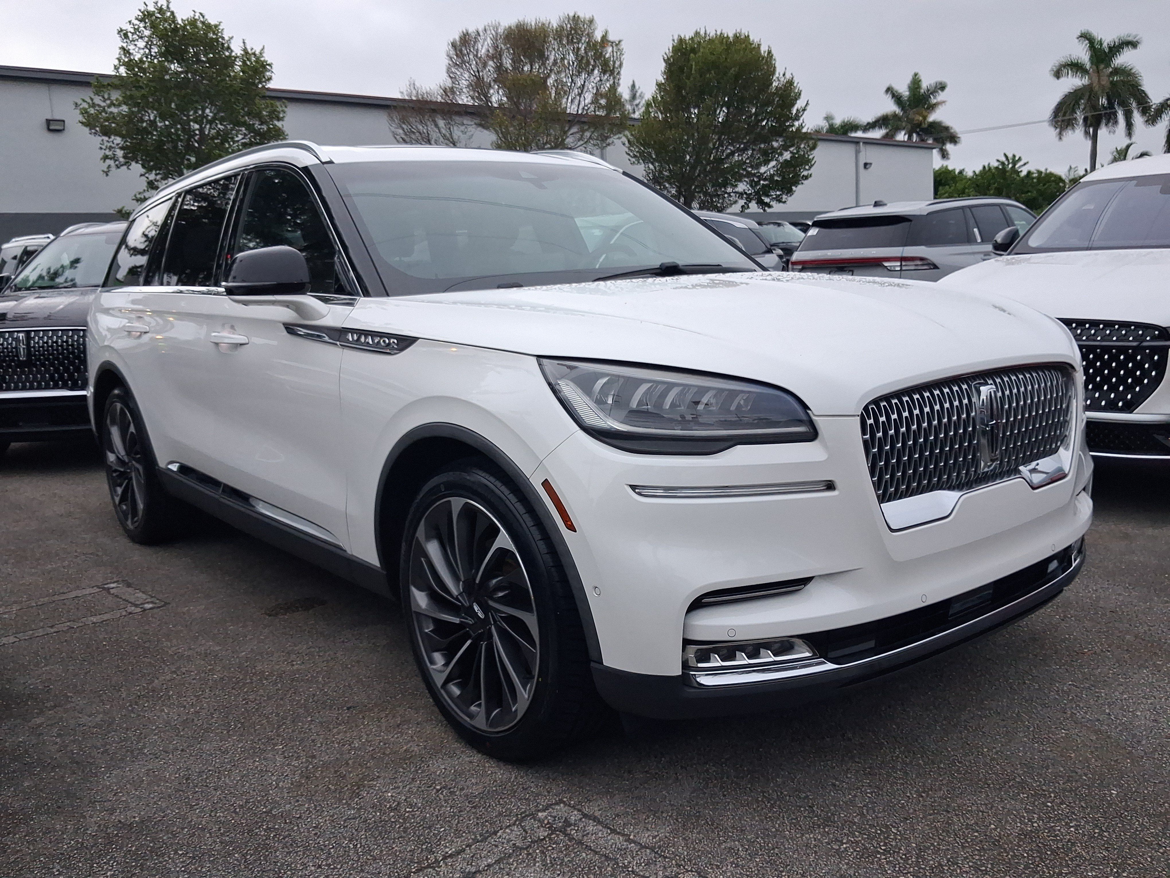 Used 2020 Lincoln Aviator Reserve w/ Equipment Group 201A RWD image 1