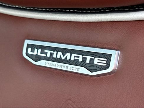 Used 2023 GMC Yukon Denali Ultimate AWD/4WD image 30