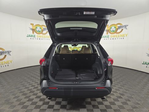 Used 2022 Toyota RAV4 XLE Premium AWD/4WD image 34