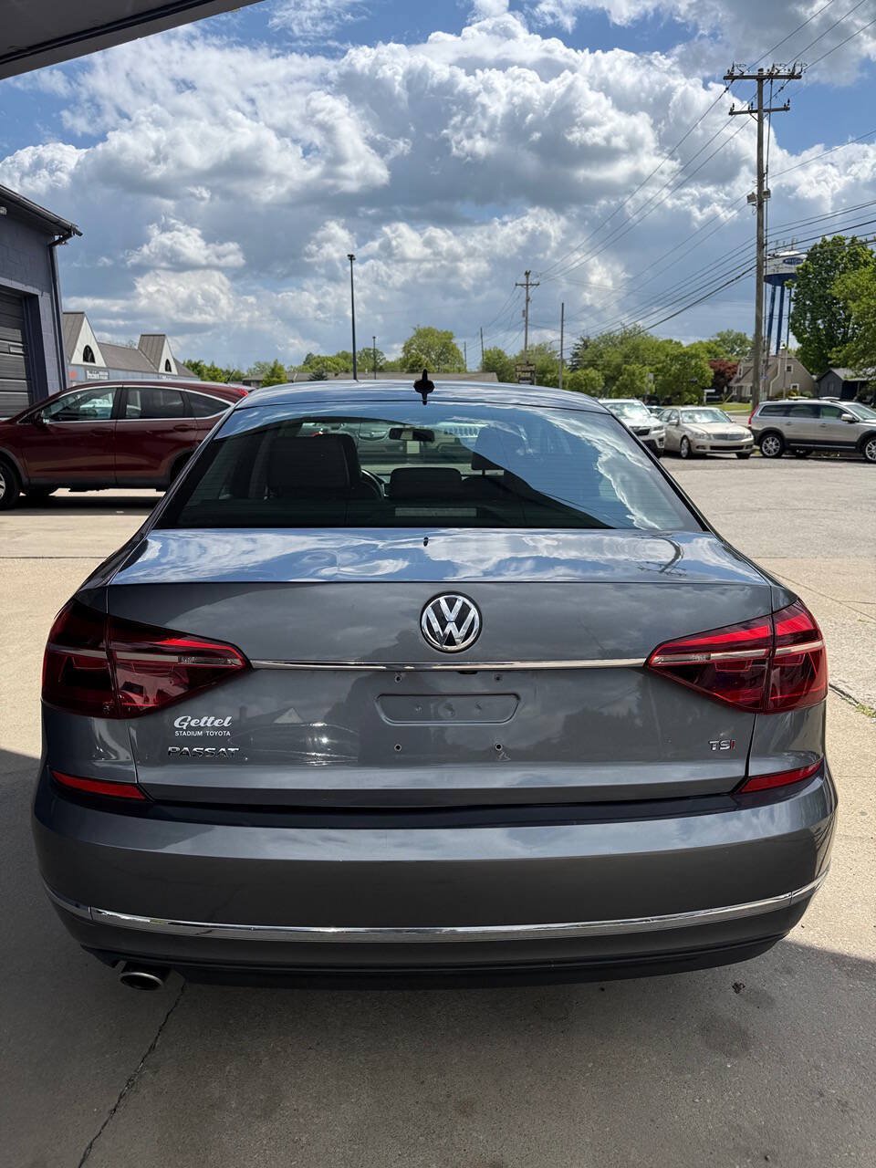 Used 2017 Volkswagen Passat 1.8T R-Line FWD image 5