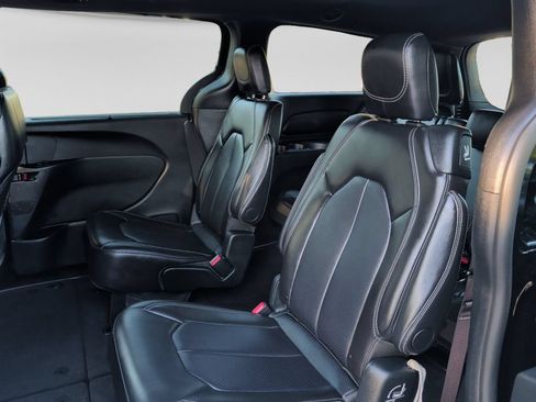 Used 2025 Chrysler Pacifica Select FWD image 31