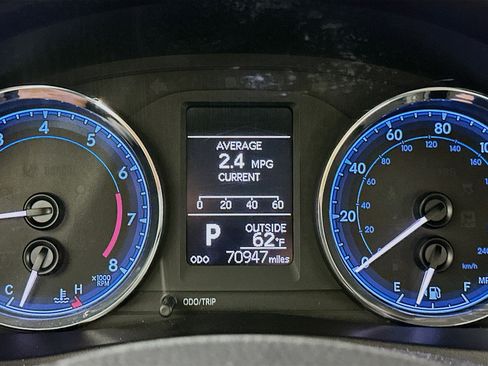 Used 2017 Toyota Corolla LE image 18