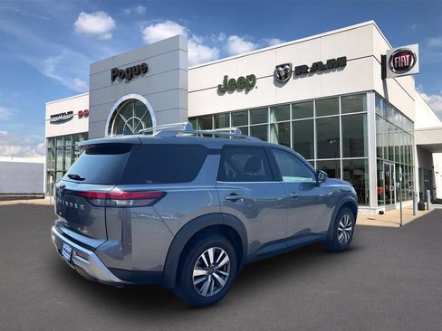 Used 2023 Nissan Pathfinder SL AWD/4WD image 3