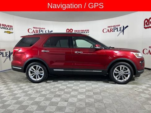 Used 2018 Ford Explorer Limited w/ Equipment Group 301A FWD image 10