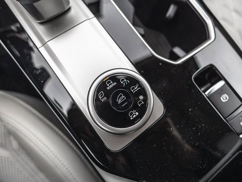 New 2026 Mitsubishi Outlander SEL image 18