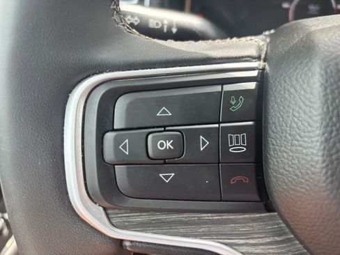 Used 2024 Jeep Wagoneer Series II w/ Flexible Seating Group image 12