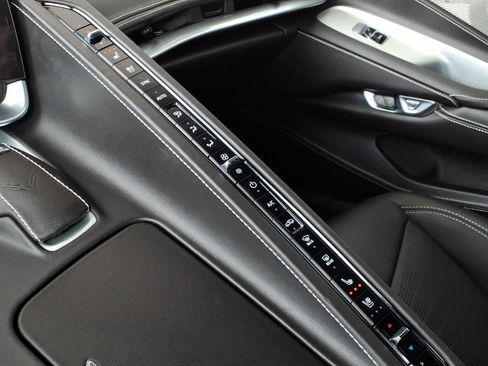 Used 2025 Chevrolet Corvette Z06 image 17