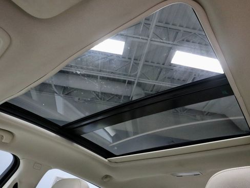 Used 2024 Chevrolet Malibu LT image 32