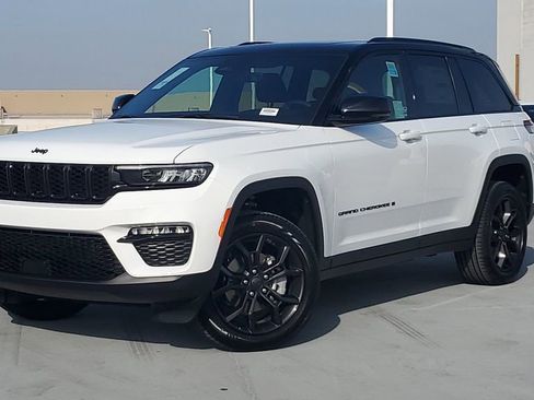 New 2025 Jeep Grand Cherokee Limited image 33