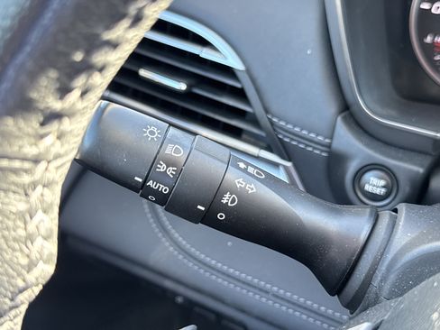 Used 2023 Subaru Outback Limited image 16