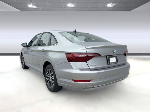 Used 2020 Volkswagen Jetta SE image 3
