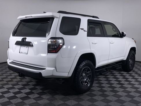 Used 2020 Toyota 4Runner TRD Off-Road Premium w/ Moonroof Package AWD/4WD image 20