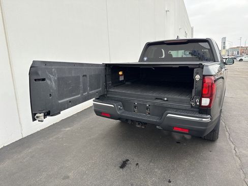 Certified 2017 Honda Ridgeline RTL image 9