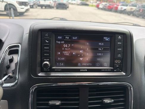 Used 2019 Dodge Grand Caravan GT image 26