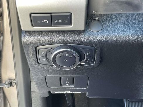 Used 2019 Ford F350 Lariat w/ Chrome Package image 18