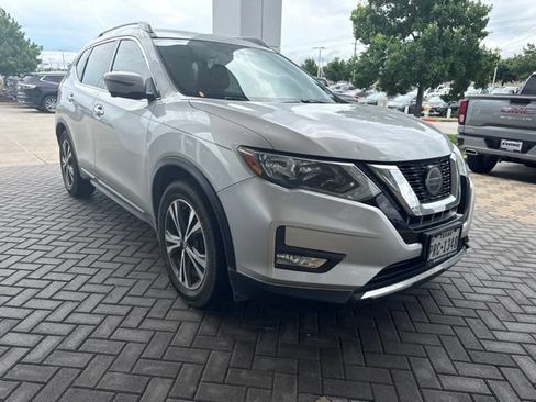 Used 2018 Nissan Rogue SL FWD image 2