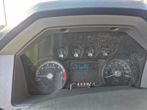 Used 2014 Ford F250 XL w/ Camper Package image 12