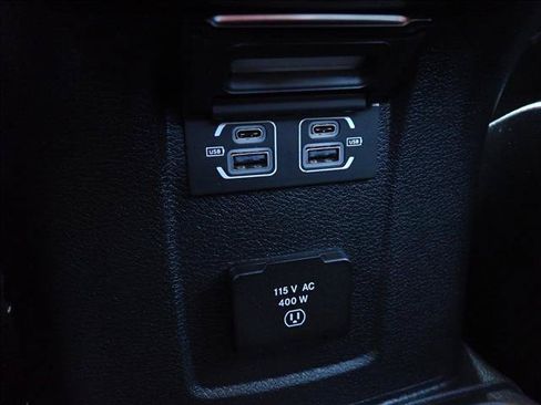 Used 2023 Jeep Gladiator Overland w/ Popular Equipment Package AWD/4WD image 11