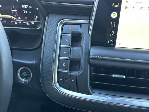 Used 2022 GMC Yukon SLT w/ SLT Luxury Package image 29