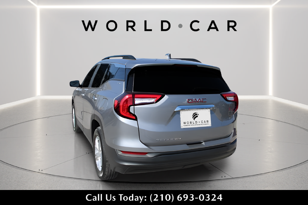Used 2023 GMC Terrain SLE w/ Driver Convenience Package FWD image 5