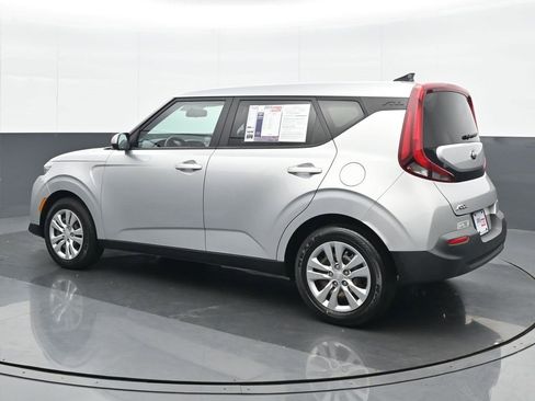 Used 2021 Kia Soul LX image 4