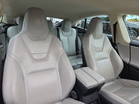 Used 2015 Tesla Model S 85D image 22