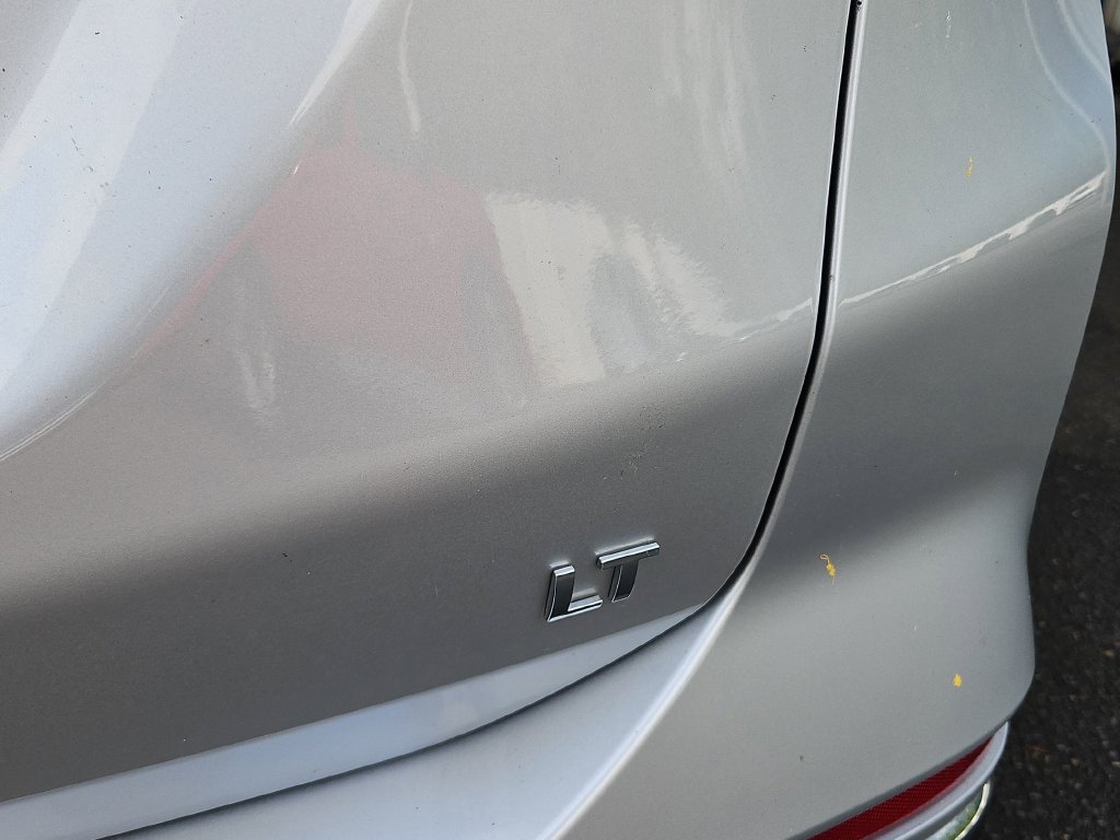 Used 2020 Chevrolet Equinox LT FWD image 32