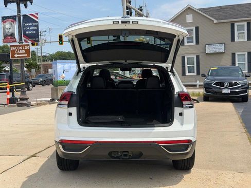 Used 2022 Volkswagen Atlas Cross Sport SE AWD/4WD image 5