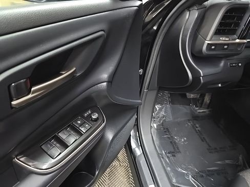 Used 2024 Toyota Crown XLE image 27