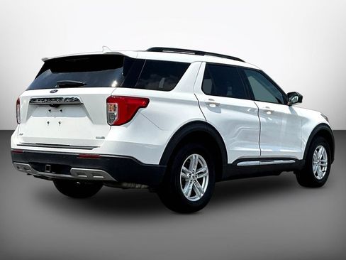 Used 2020 Ford Explorer XLT w/ Equipment Group 202A AWD/4WD image 6