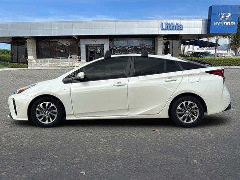 Used 2019 Toyota Prius XLE image 5