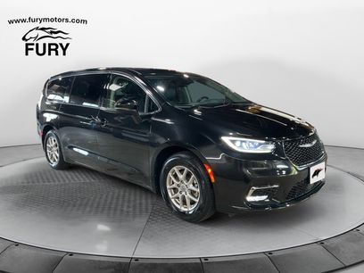 Used 2023 Chrysler Pacifica Touring-L