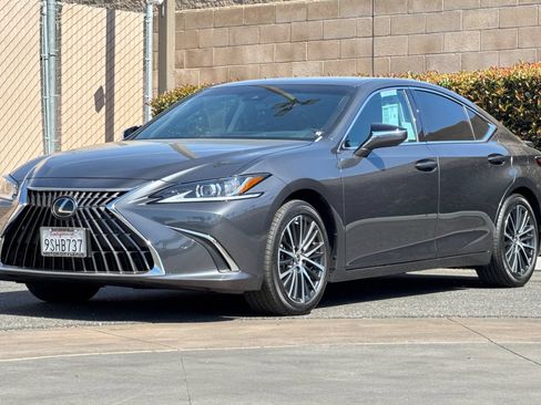 Certified 2025 Lexus ES 300h w/ Premium Package FWD image 8